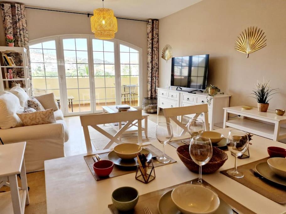 דירות Sitio de Calahonda Royal Golf View: 2Br, Pools & Ac מראה חיצוני תמונה