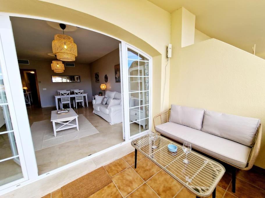 דירות Sitio de Calahonda Royal Golf View: 2Br, Pools & Ac מראה חיצוני תמונה