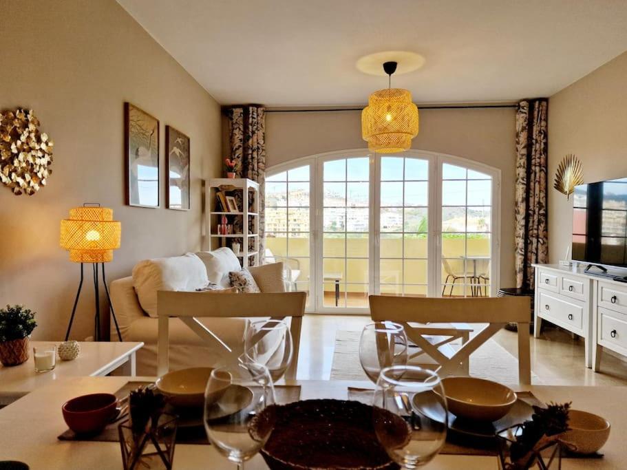 דירות Sitio de Calahonda Royal Golf View: 2Br, Pools & Ac מראה חיצוני תמונה