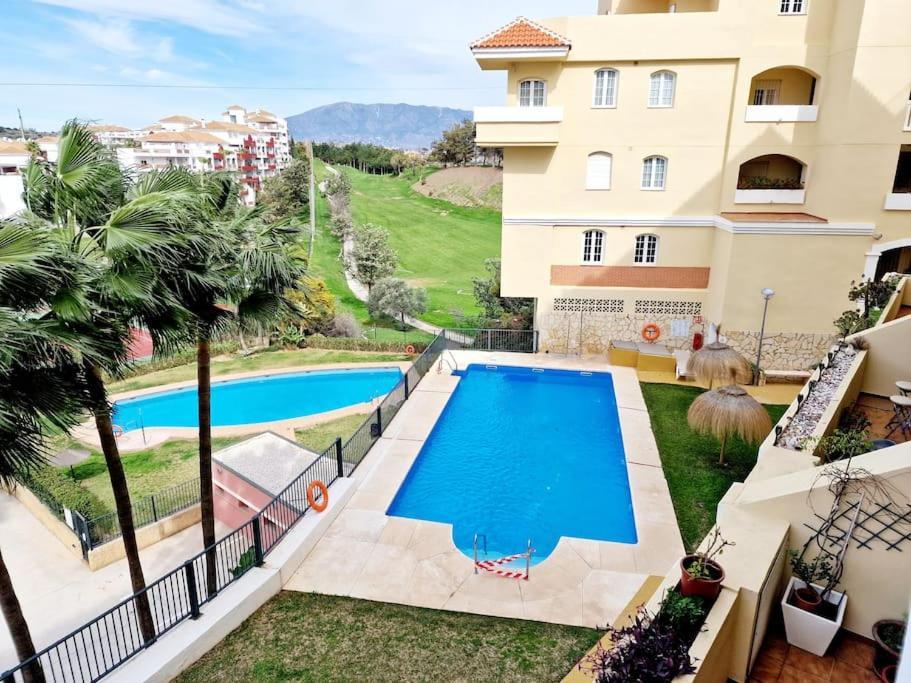 דירות Sitio de Calahonda Royal Golf View: 2Br, Pools & Ac מראה חיצוני תמונה