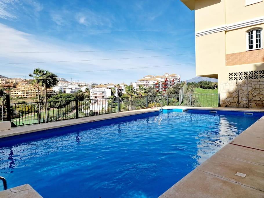 דירות Sitio de Calahonda Royal Golf View: 2Br, Pools & Ac מראה חיצוני תמונה